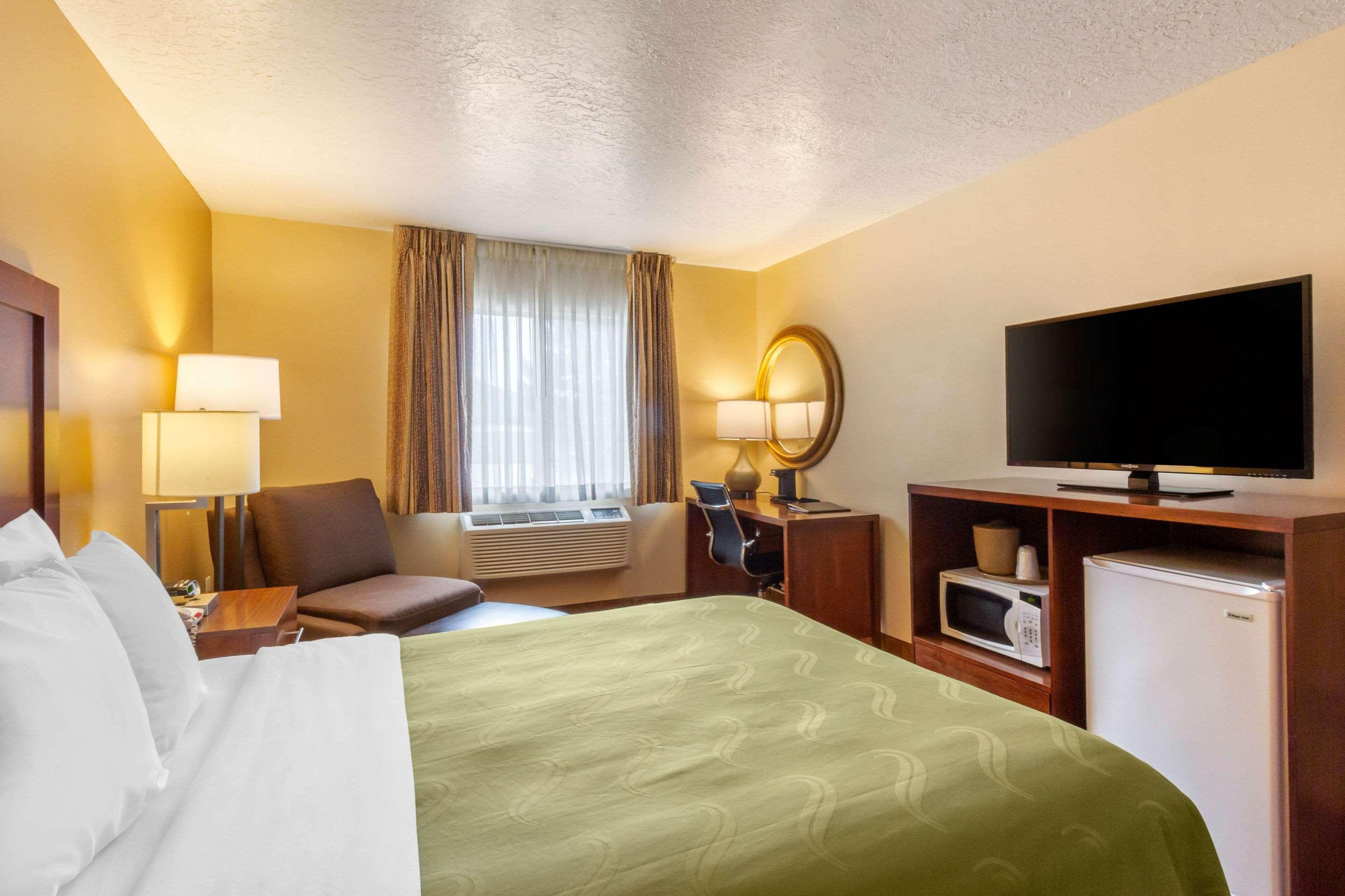Quality Inn Logan Near University Exteriör bild