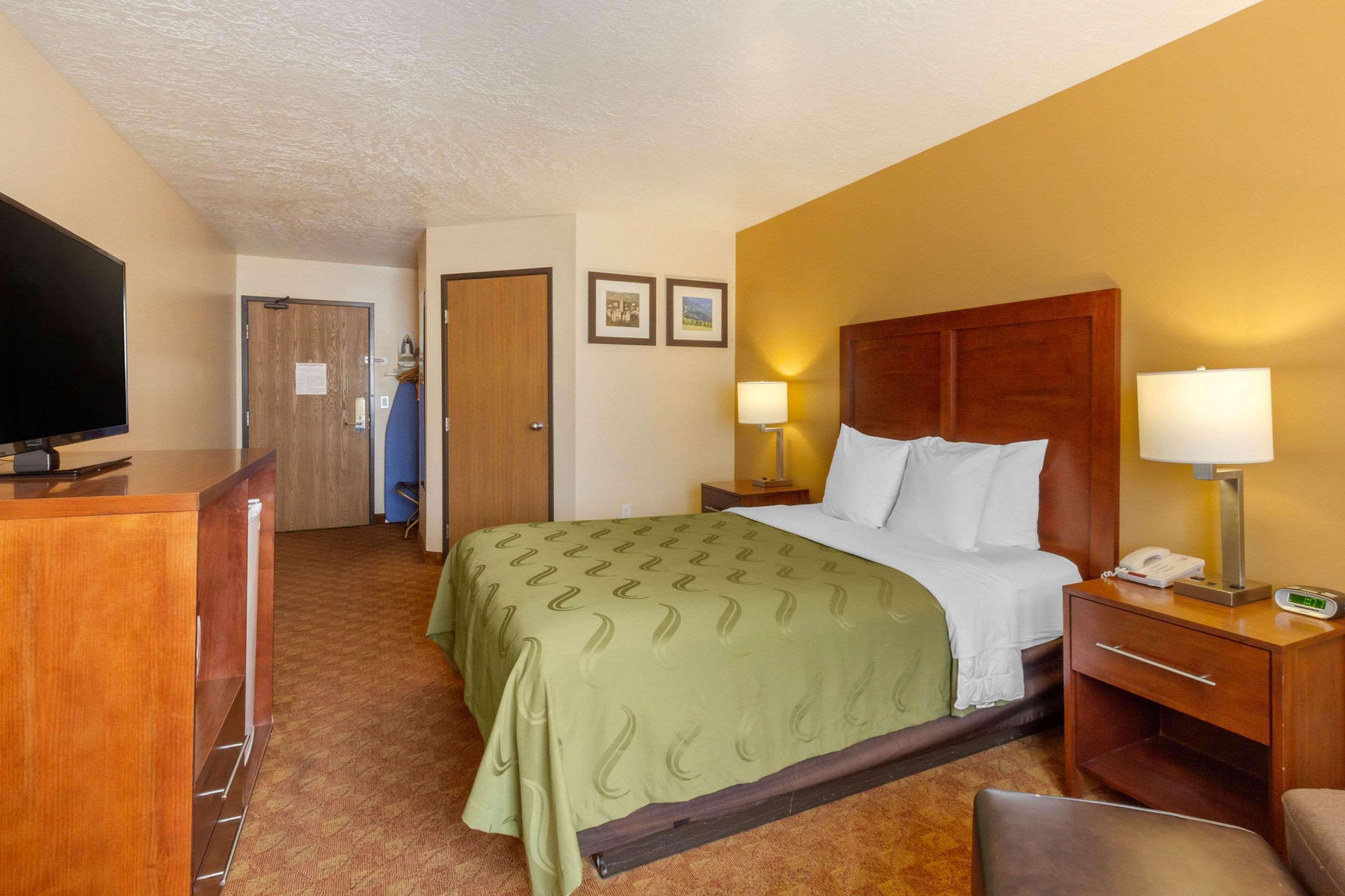 Quality Inn Logan Near University Exteriör bild