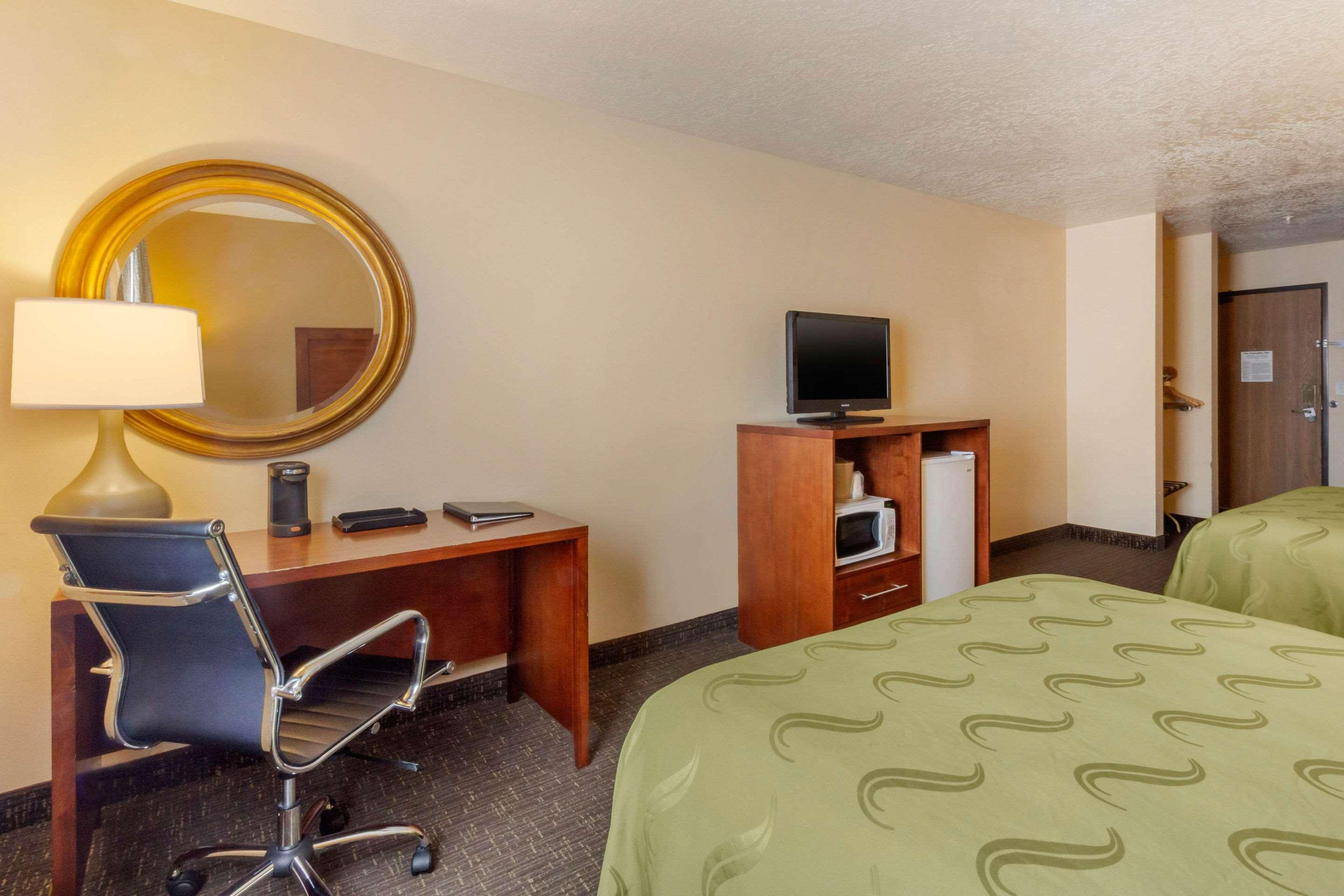 Quality Inn Logan Near University Exteriör bild