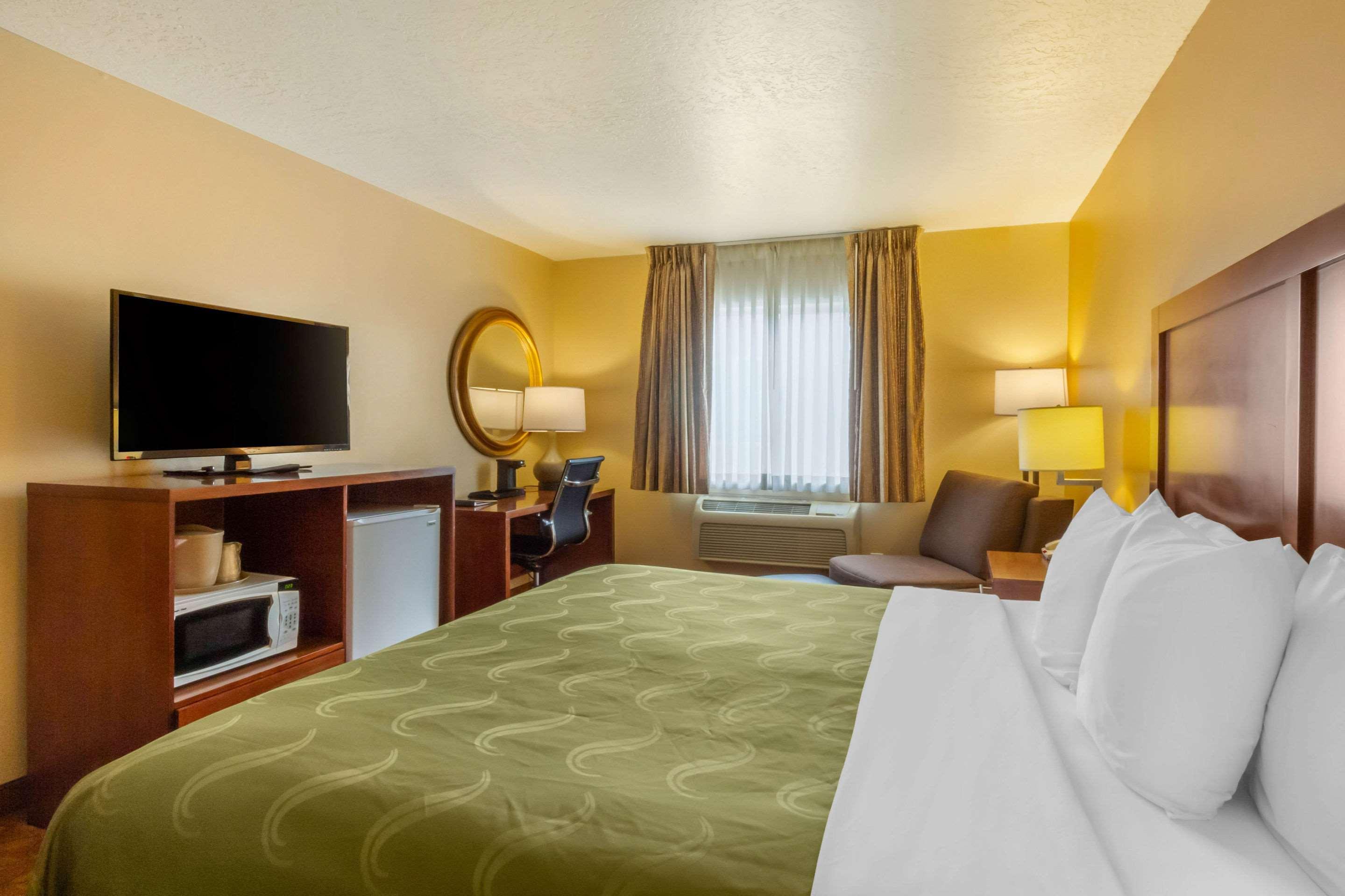 Quality Inn Logan Near University Exteriör bild