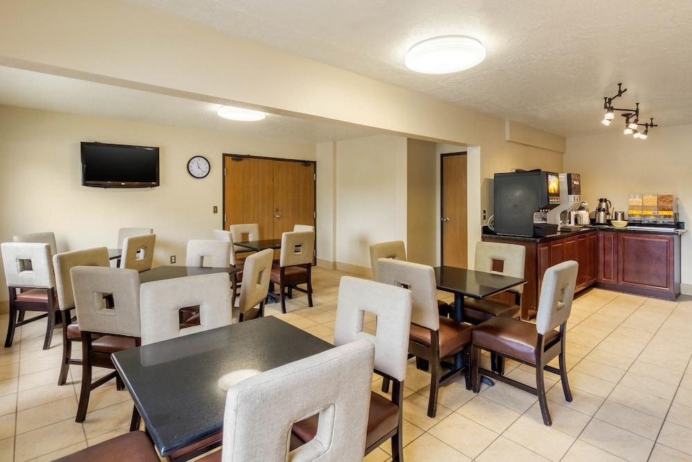 Quality Inn Logan Near University Exteriör bild