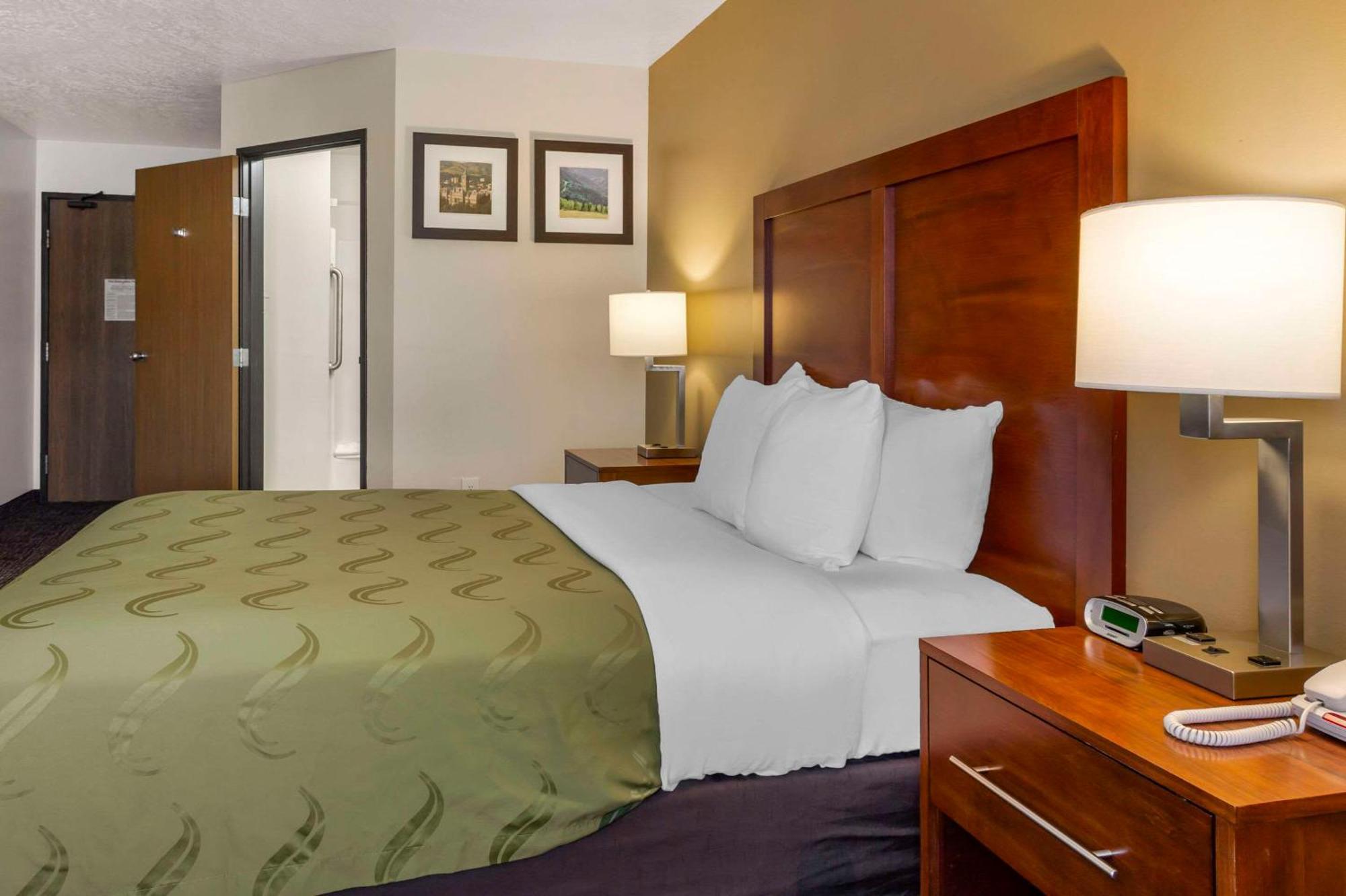 Quality Inn Logan Near University Exteriör bild