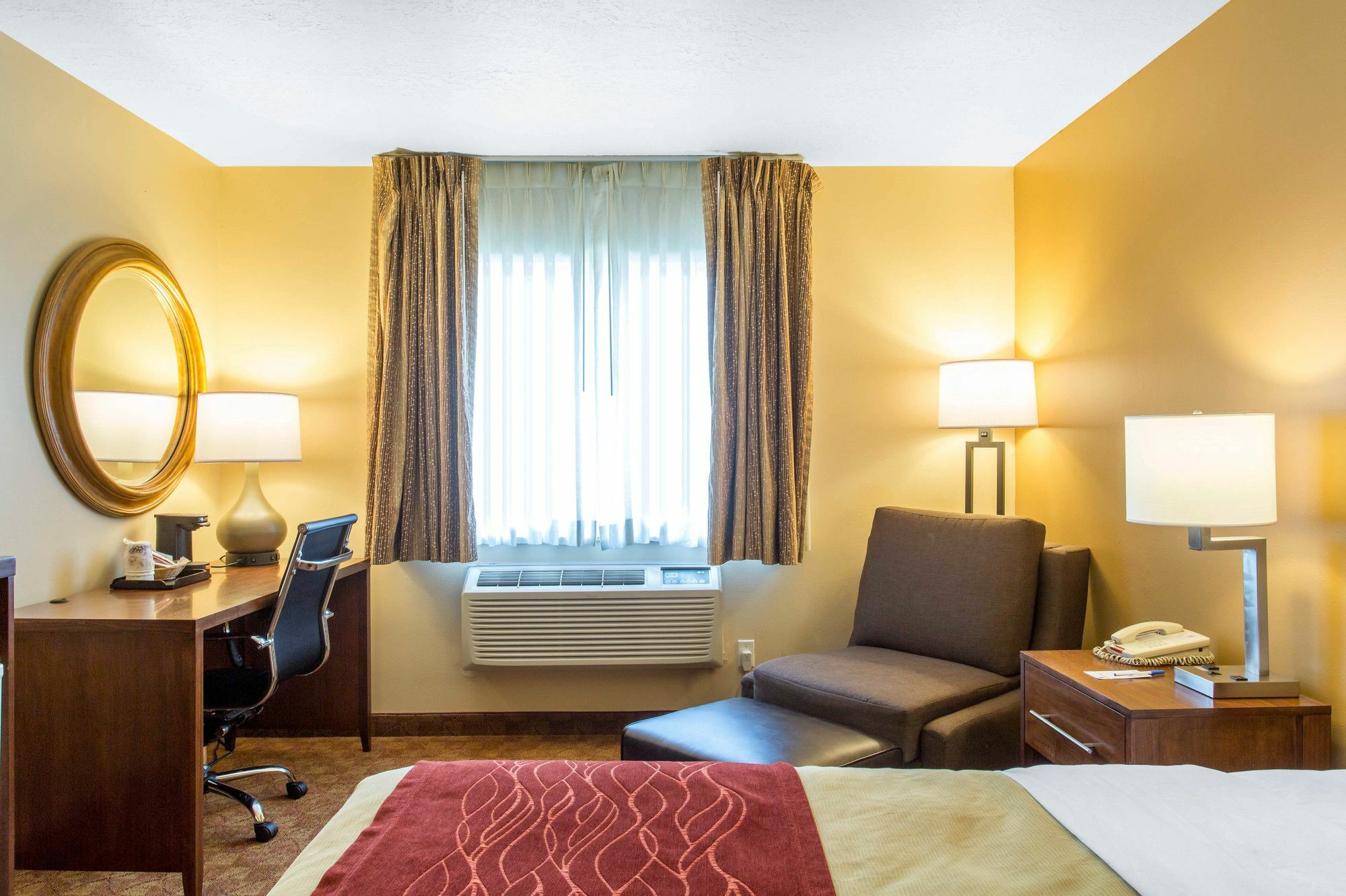 Quality Inn Logan Near University Exteriör bild